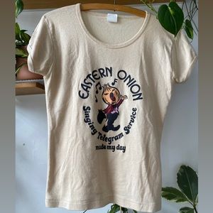 Adorable vintage t shirt with singing onion